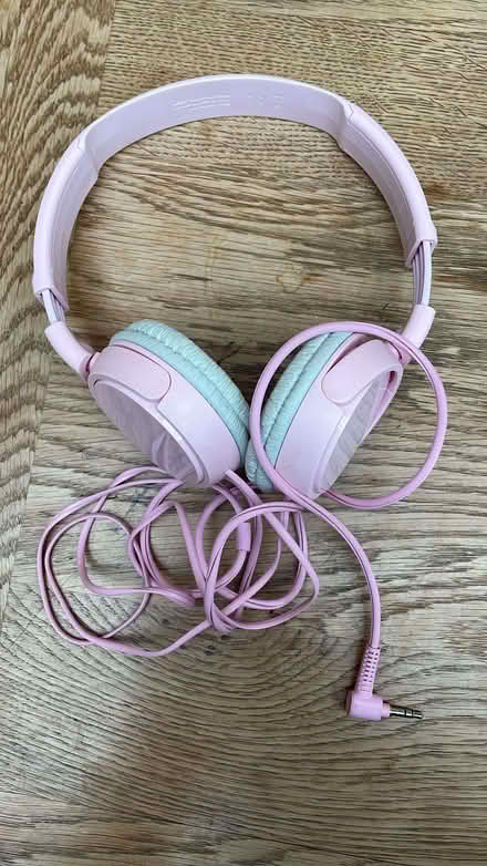 Photo of free Headphones (St Margarets TW1) #1