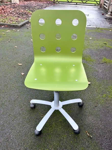 Photo of free Office/children's chair (Tarleton PR4) #1