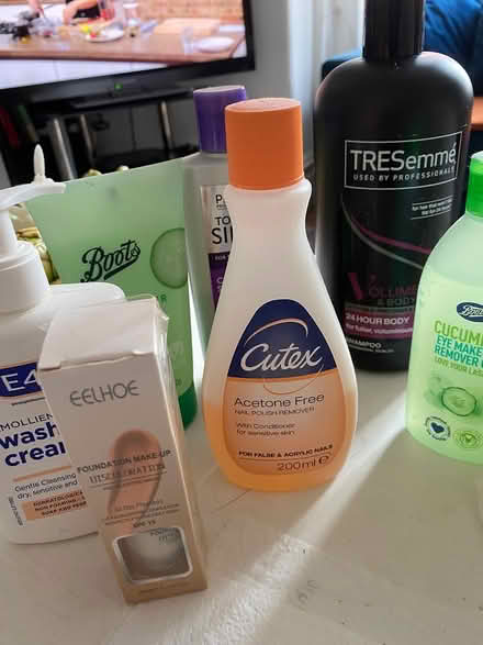 Photo of free Shampoos, cosmetics etc (CT9) #4