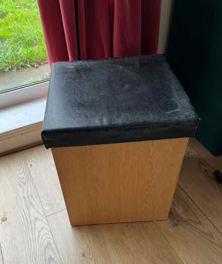 Photo of free 4 x storage seats (Leeds LS6) #1