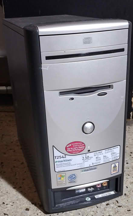 Photo of free Vintage computer (needs repair) #2 (Brooklyn 11218) #1