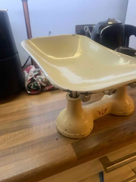 Photo of free Vintage weighing scales (Baguley M23) #4