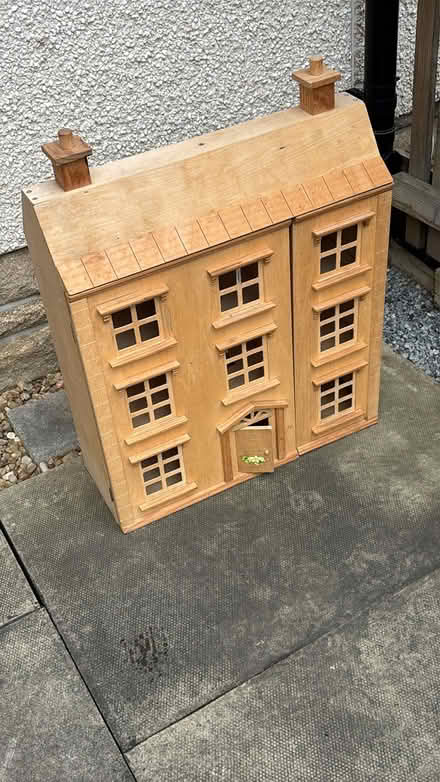 Photo of Wooden dolls house furniture and dolls (Carrick Knowe EH12) #1