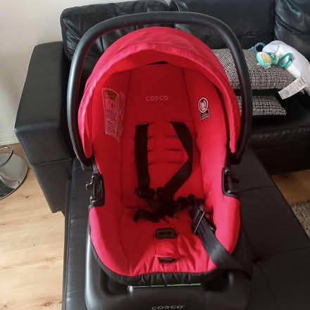 Photo of free Baby Car Seater (Eglinton West) #2