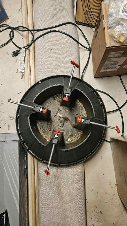 Photo of free Christmas tree stand (Flemington NJ) #1