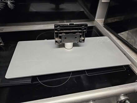 Photo of free Tv stands and dvd player (Slough) #1