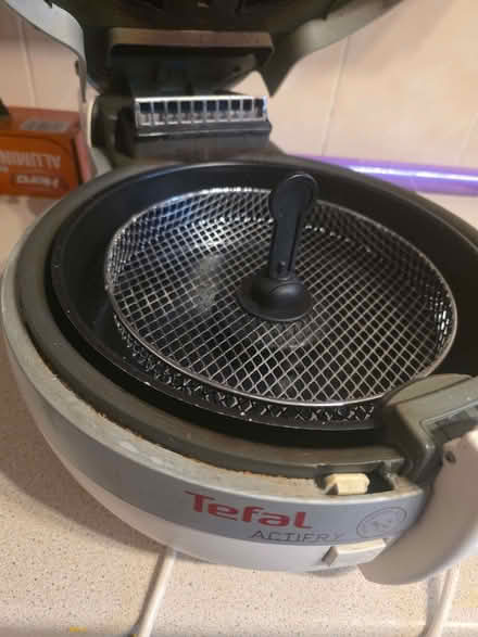 Photo of free Airfryer (Wayfield ME5) #1