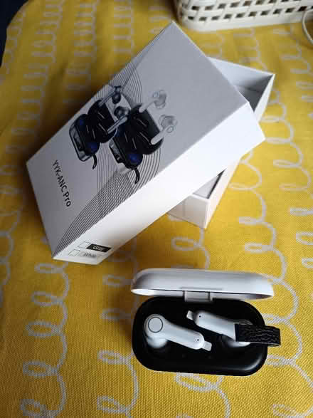 Photo of free Wireless headphones (Holt Lane End M35) #1