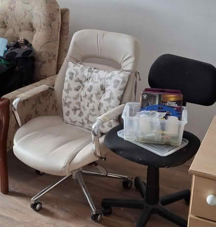 Photo of free Only two office chais (Sg51tw) #1