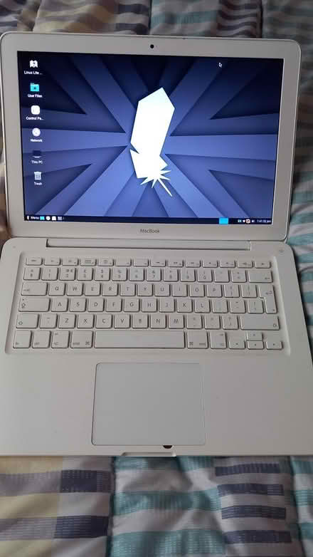 Photo of free Apple Macbook (Heybridge CM9) #1