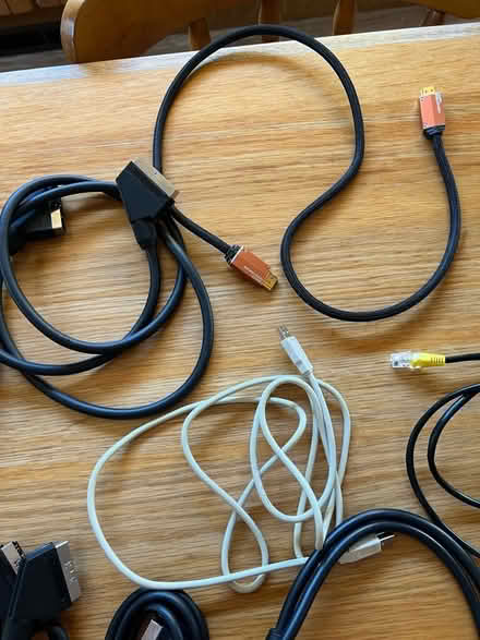 Photo of free Various connectors and cables (Knotty Green HP9) #4