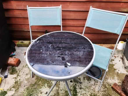 Photo of free Outdoor table and chairs set (SE18 - Plumstead) #1
