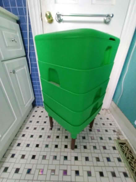 Photo of free Worm composting condo (Riverdale) #1