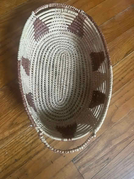 Photo of free Basket with handles (Kingsbridge, The Bronx) #2