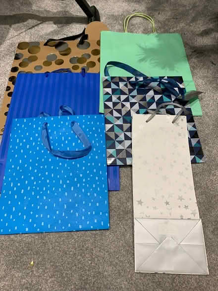 Photo of free Assorted gift bags (Emsworth PO10) #1