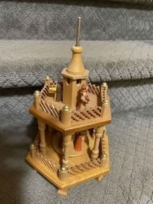 Photo of free Christmas decorations (Bronte and Third Line area) #2