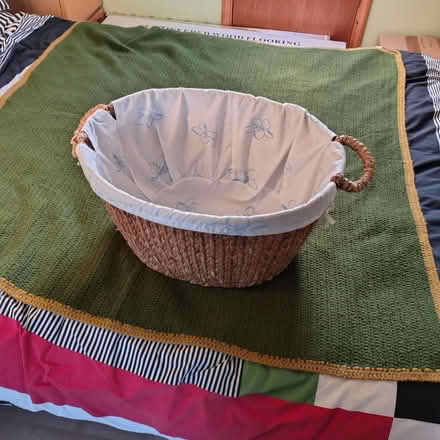 Photo of free Laundry basket (EN49BX) #1