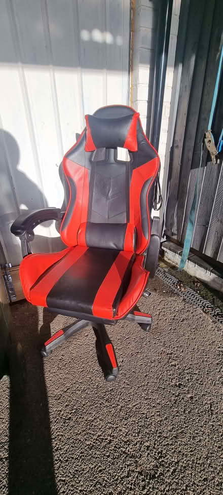 Photo of free Computer gaming chair (Holbrooks CV6) #1
