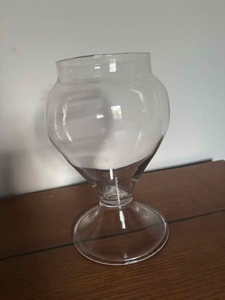 Photo of free Glass vase (Frizinghall BD9) #1