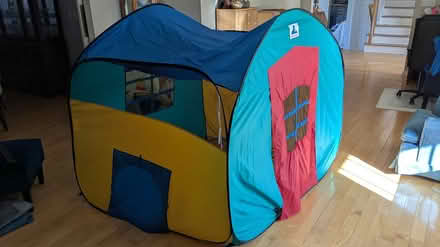 Photo of free Playhut pop-up tent (Quentin and Euclid) #1
