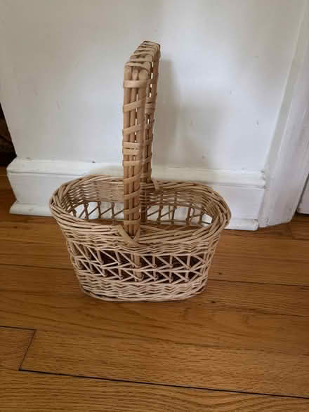 Photo of free Basket (Metuchen NJ) #1