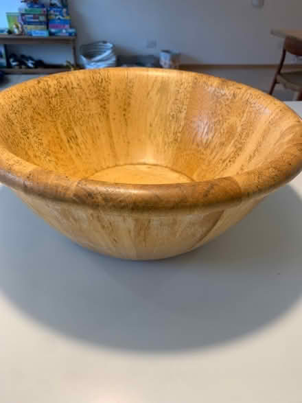 Photo of free Large wooden salad bowl (Battlefield, Glasgow) #1