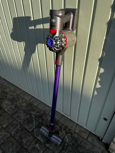 Photo of free Dyson cordless vacuum (Middle Aston OX25) #1