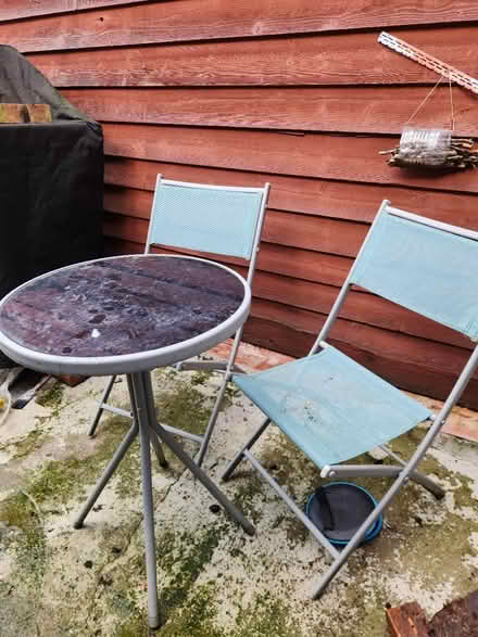 Photo of free Outdoor table and chairs set (SE18 - Plumstead) #2