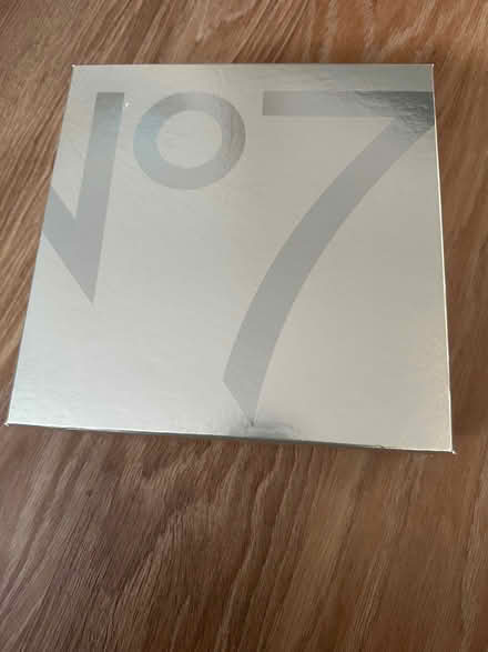Photo of free No 7 Empty Gold Gift Box (Old Woking GU22) #1