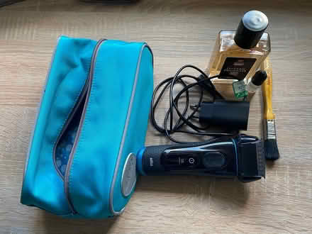 Photo of free Braun series 5 shaver (LU7 Marley Fields) #1