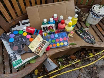 Photo of free kid's paints (Portslade by Sea BN41) #1