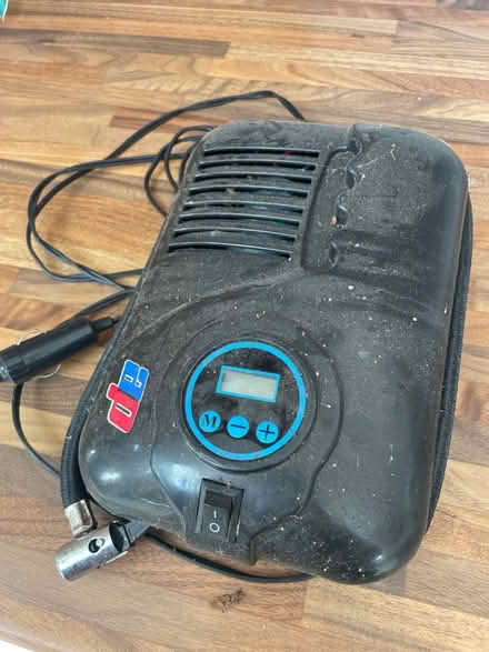 Photo of free Another Tyre pump (Kenilworth CV8) #1