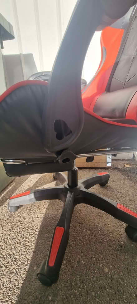 Photo of free Computer gaming chair (Holbrooks CV6) #2