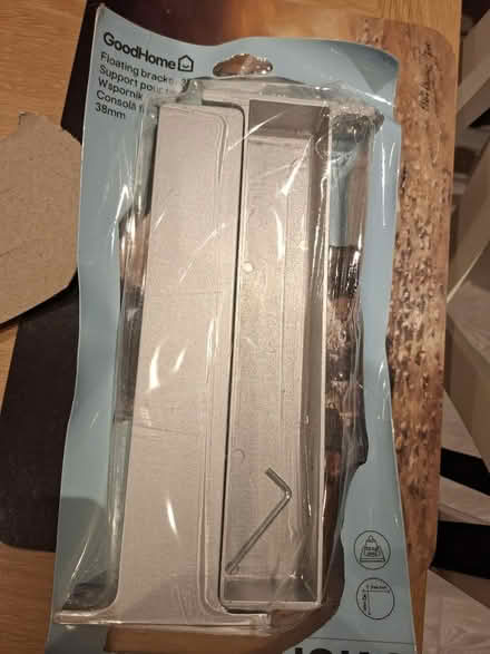 Photo of free B&Q CUSKO floating bracket 38mm (Leyland PR25) #1