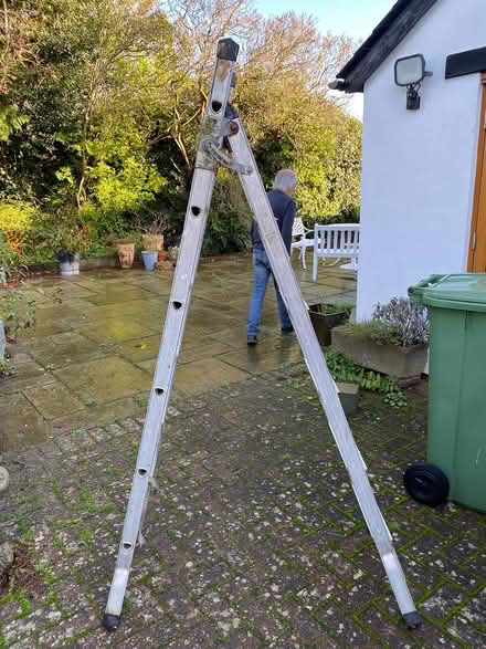 Photo of free Aluminium ladder (Heath and Reach LU7) #2