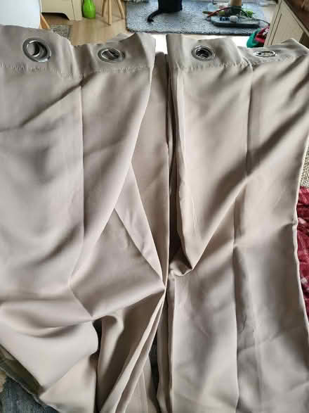 Photo of free Eye let curtains excellent condition 6ft (Elstree Park WD6) #1