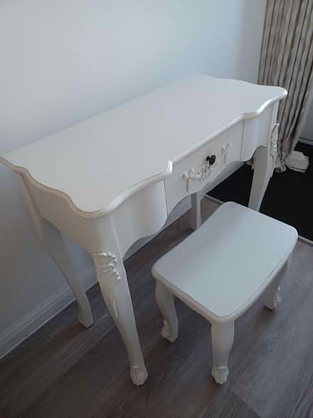 Photo of free Dressing Table / Vanity Table (Gravesend DA11) #1