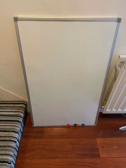 Photo of free magnetic whiteboard 60x90cm (Earlswood RH1) #1