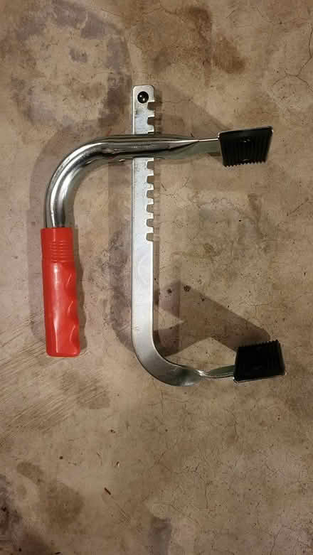 Photo of free gripper for lifting car batteries (Cedar Mill) #1