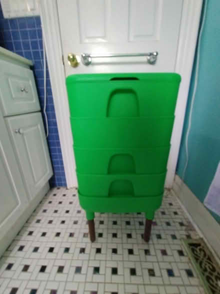 Photo of free Worm composting condo (Riverdale) #2