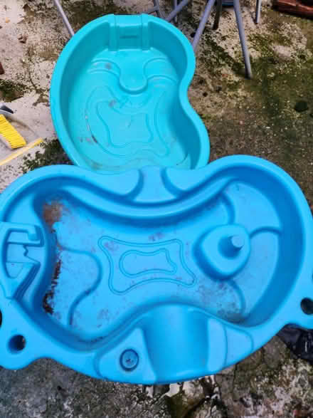 Photo of free Sand and water table (SE18 - Plumstead) #1