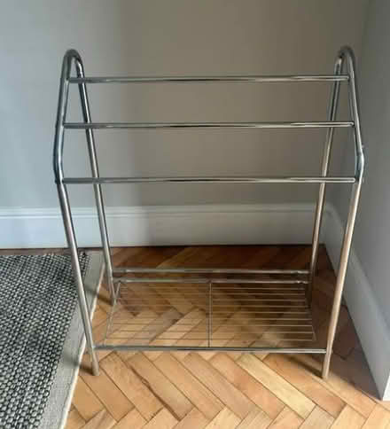 Photo of towel rack (Ottawa) #1