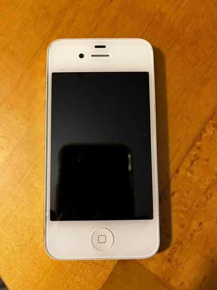 Photo of Charging cable for old iPhone 4 (San Mateo Knolls (El Camino)) #1