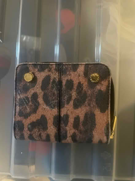Photo of free Women’s purse (Walworth Road) #1