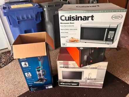 Photo of free Boxes and wrapping material (Monona) #3