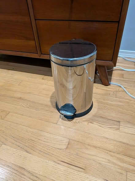 Photo of free Small Trashcan (Broadview) #1
