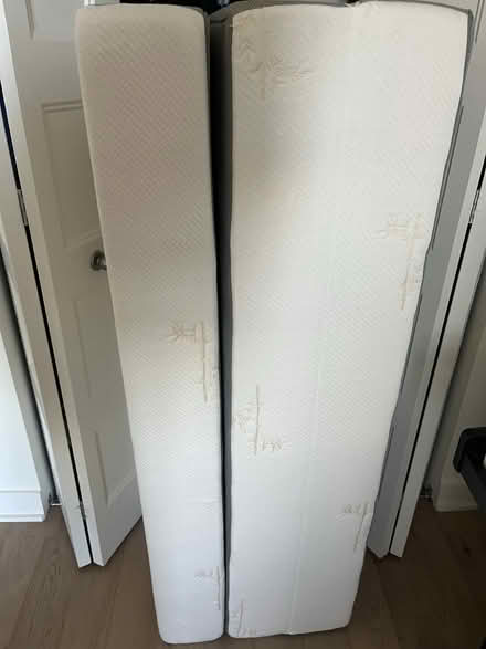 Photo of free Space-Saving Bed - Folds & Stores (Ile-des-Soeurs (Verdun, MTL)) #4