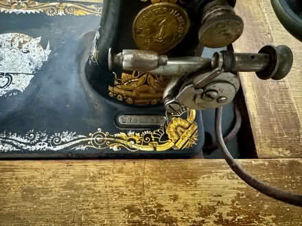 Photo of free 1901 Singer Sewing Machine (Wegmans in Frederick) #2