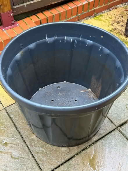Photo of free Huge plastic plant pot (Goffs oak EN7) #2