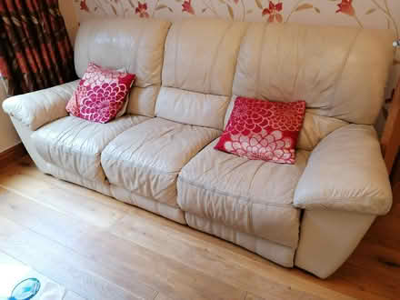 Photo of free Cream electric recliner settee (Hartwood Green PR7) #2